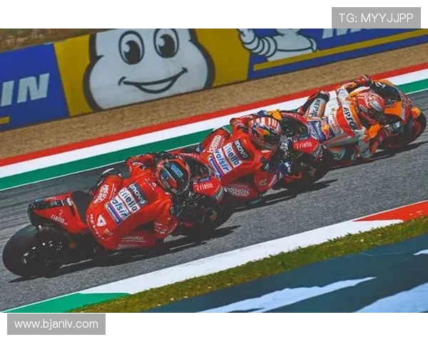 MotoGP赛季精彩回顾：年度冠军争夺激烈 跨国车队全力角逐